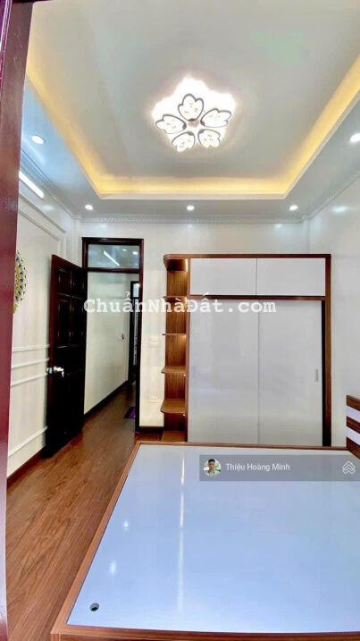 Bán nhà Kim Đồng, Hoàng Mai, 45m2, ngõ ô tô đỗ cửa, nhỉnh 5 tỷ