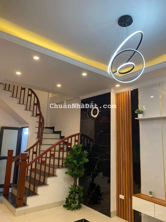 Bán nhà 5 tầng _Phố Bồ Đề_Long Biên_Phun Nội Thất_3 ngủ_Gần Chợ_Ô Tô ĐỖ CỔNG