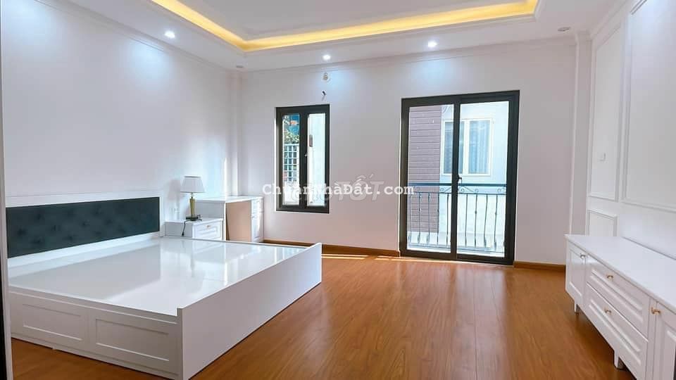 BÁN NHÀ NGÕ 206 CỔ LINH-LONG BIÊN 40M 5T 6 NGỦ- CẠNH ÔTÔ- CHỈ 3,6 TỶ