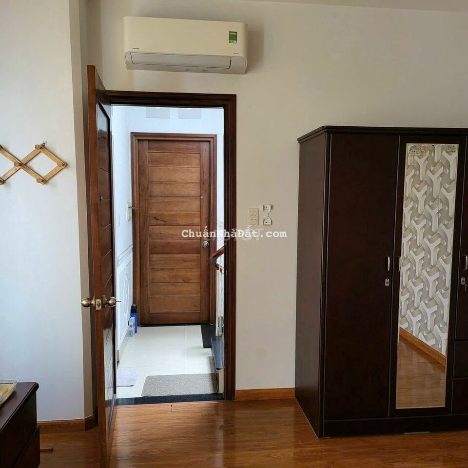 Bán gấp nhà Nguyễn Trọng Tuyển, P8, Q. PN, 59M2, 2L + ST, NTCC