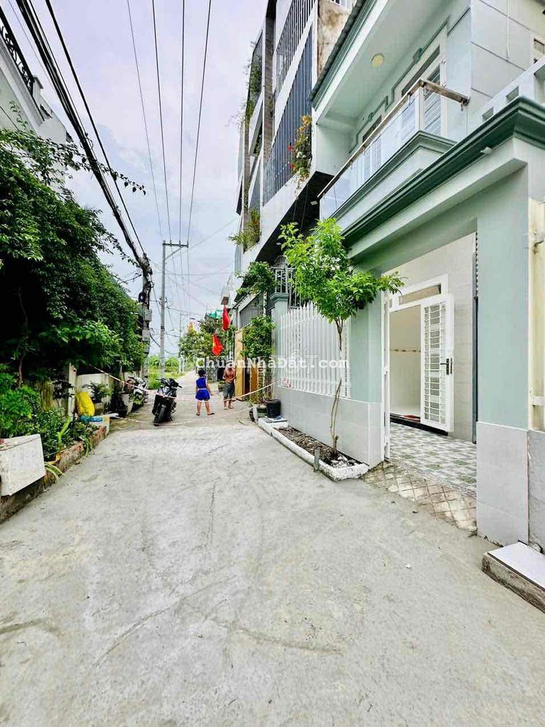 Nhà 1 trệt 1 lầu hẻm thông xe hơiTô Ngọc Vân gần trường Nguyễn Văn Thệ