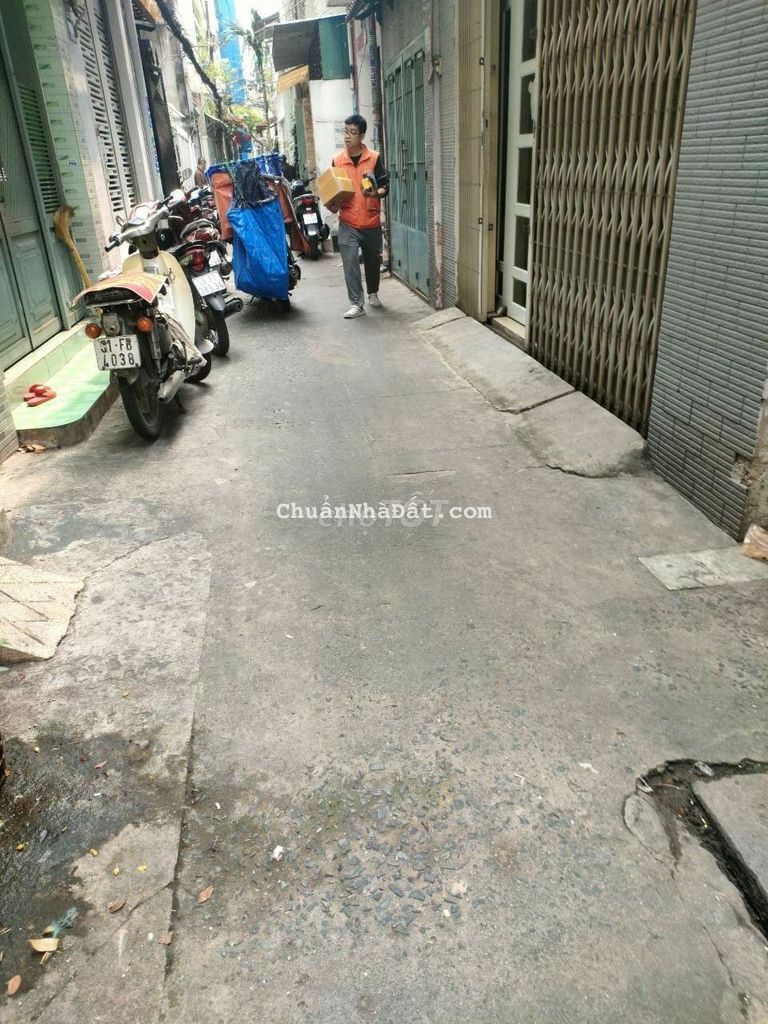 Chính chủ bán gấp nhà góc 2 mặt tiền Nguyễn Đình Chiểu P2Q3, 4.3m x 9m