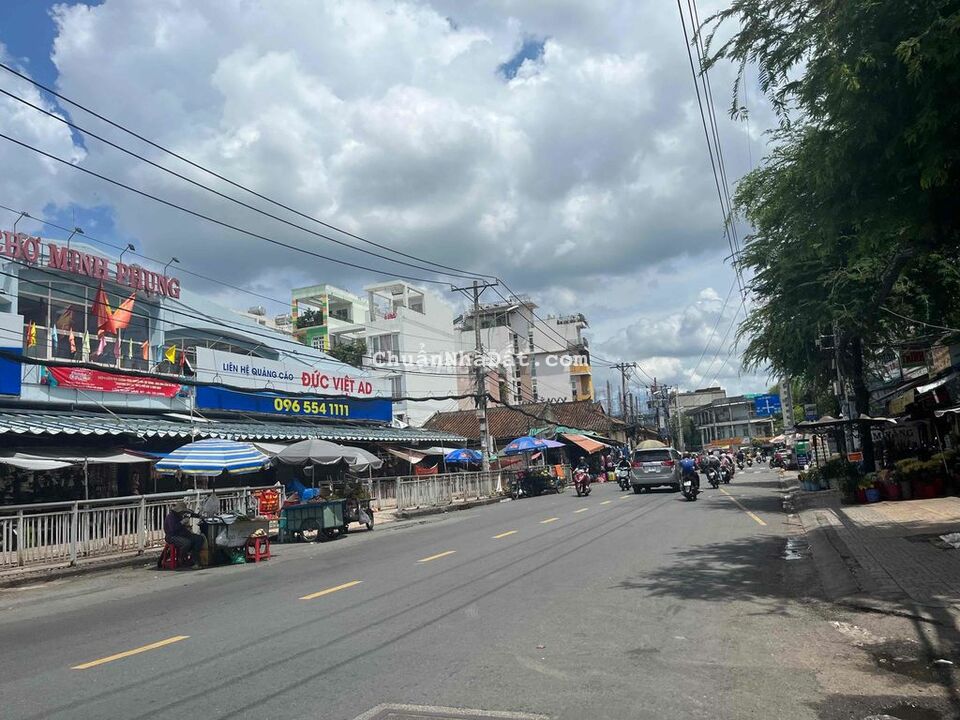 Măt tiền Trần Văn Kiểu, ra Hậu giang gần lắm ạ