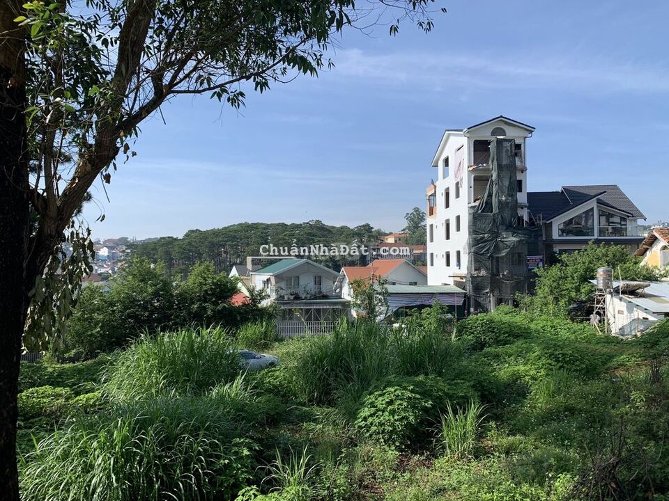Bán nhà 2 mặt tiền đường Nguyễn Khuyến. P 5. Đà Lạt. 314m2. Giá 15 tỷ