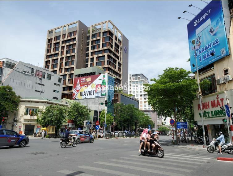 Bán nhà riêng mặt phố Tôn Đức Thắng, 145m2, Xây 7 tầng, sổ đỏ nở hậu