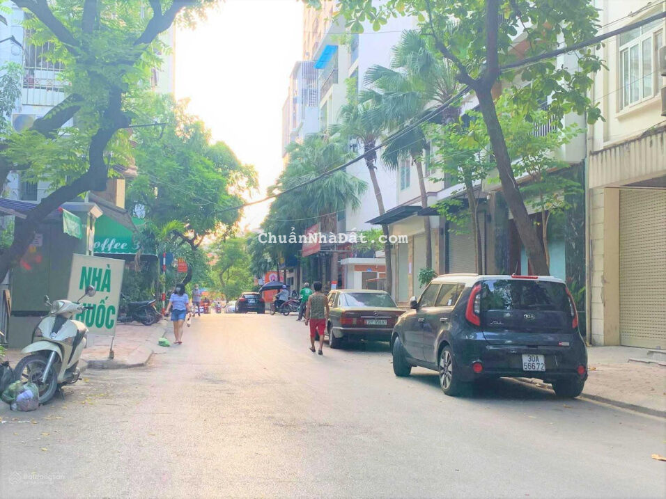 Bán nhà phố Nguyễn Chí Thanh, Đống Đa, phân lô ô tô tránh. DT 56m2, mặt tiền 4,5m, giá 12 tỷ