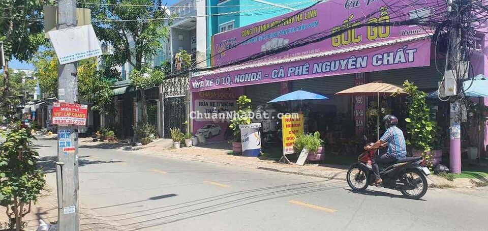 Cho thuê Mặt bằng Nguyễn Việt Dũng có sẵn quán cafe đang bán đối diện
