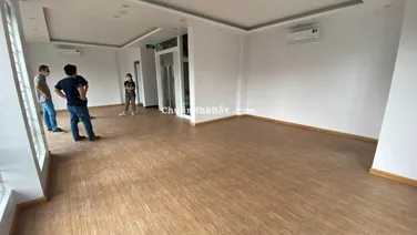 Cho thuê biệt thự Vimeco Nguyễn Chánh. Vị trí đẹp. DT 150m2 MT 9m, 4 nổi, 1 hầm. Thông sàn giá 50tr