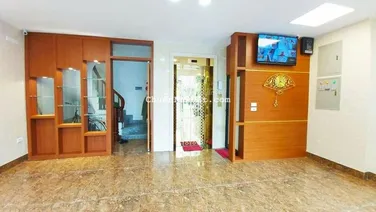 Cho thuê tòa nhà mặt phố, đầu phố Quang Trung Hà Đông. DT 90m2, MT 6m, 6 tầng, thông sàn. Giá 70tr