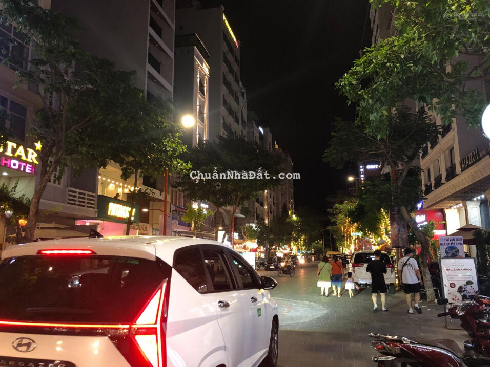 Cho thuê nhà hàng 2 tầng khu phố tây An Thượng, 180m2 x 2 tầng