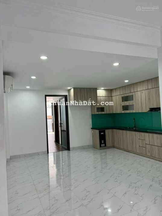 Tôi có nhà Trung Phụng muốn cho thuê, diện tích 50m2, 6 tầng thông sàn thang máy nhà đẹp giá 49tr