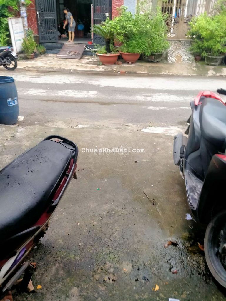 Nhà mặt tiền gần ủy ban xã Vĩnh lộc b tphcm