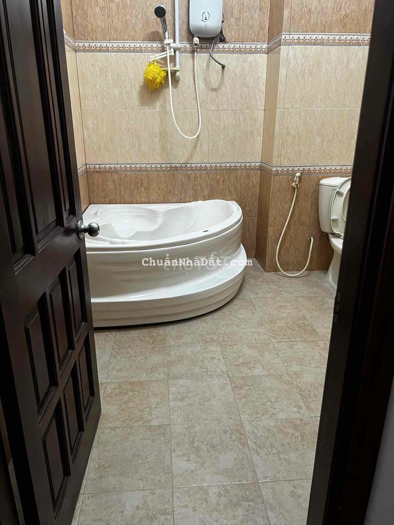 Nhà cho thuê khu tên lửa đối diện Aeon có nội thất