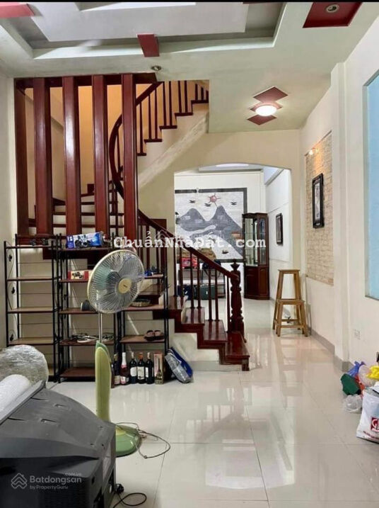 Cho thuê nhà Phú Diễn DT 45m2 x 5 tầng, mặt ngõ ô tô tránh nhau ở làm VP, lớp học, giá 18 tr/tháng