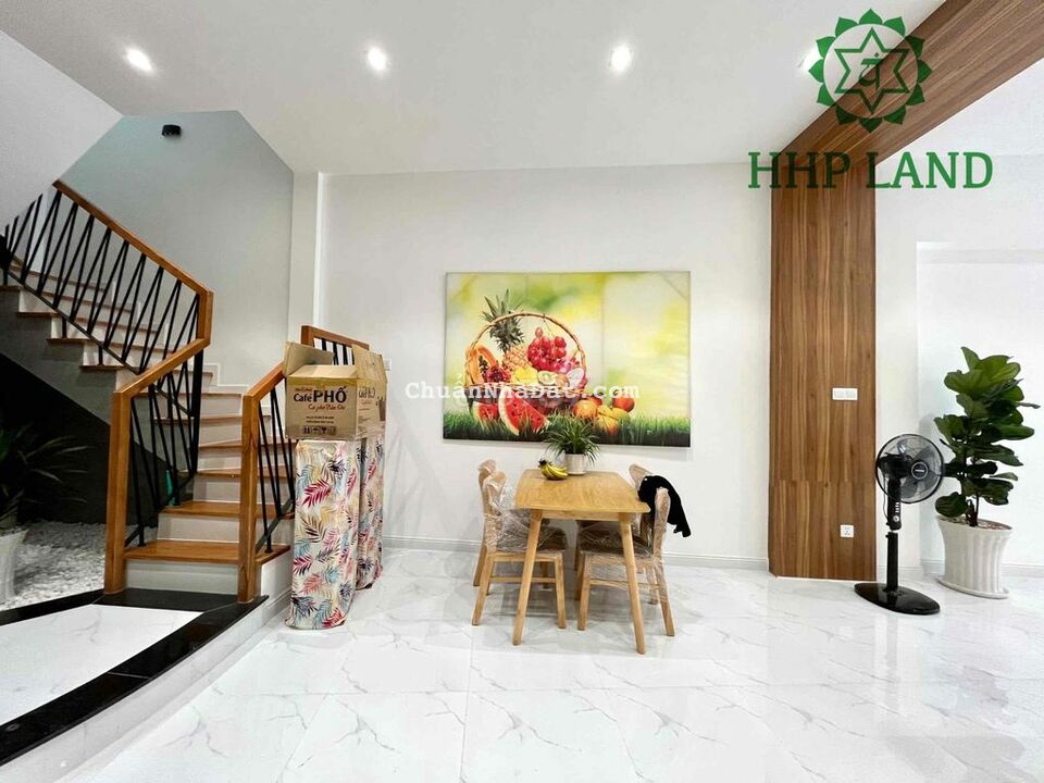 Cho thuê nhà mới đẹp mặt tiền đường 30/4, gần chợ đêm Biên Hùng