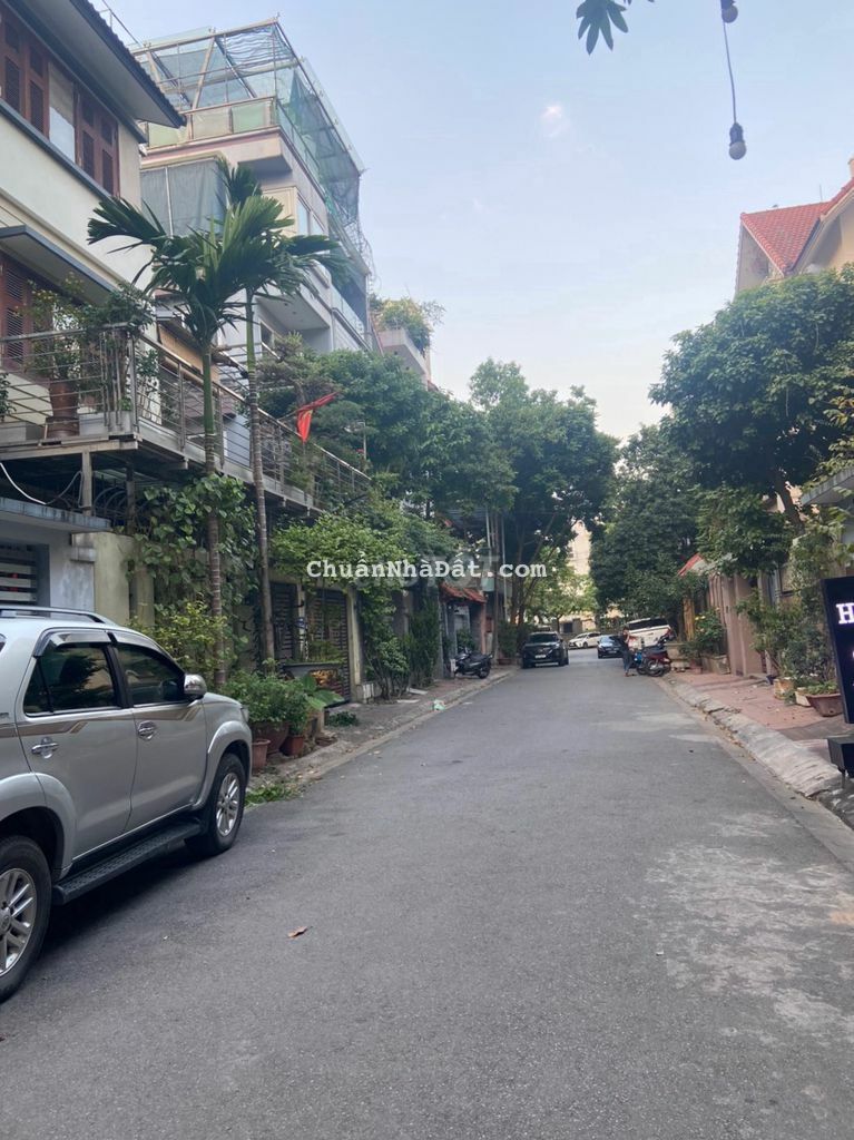 Cho thuê biệt thự Trần Kim Xuyến, diện tích 155 m2 x 4 tầng, mT 10m