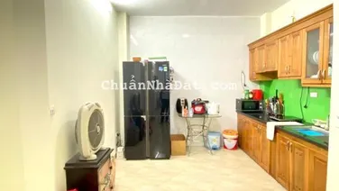 Cho thuê nhà 4 tầng x 40m2, 4PN ngõ 72 Lĩnh Nam, Mai Động