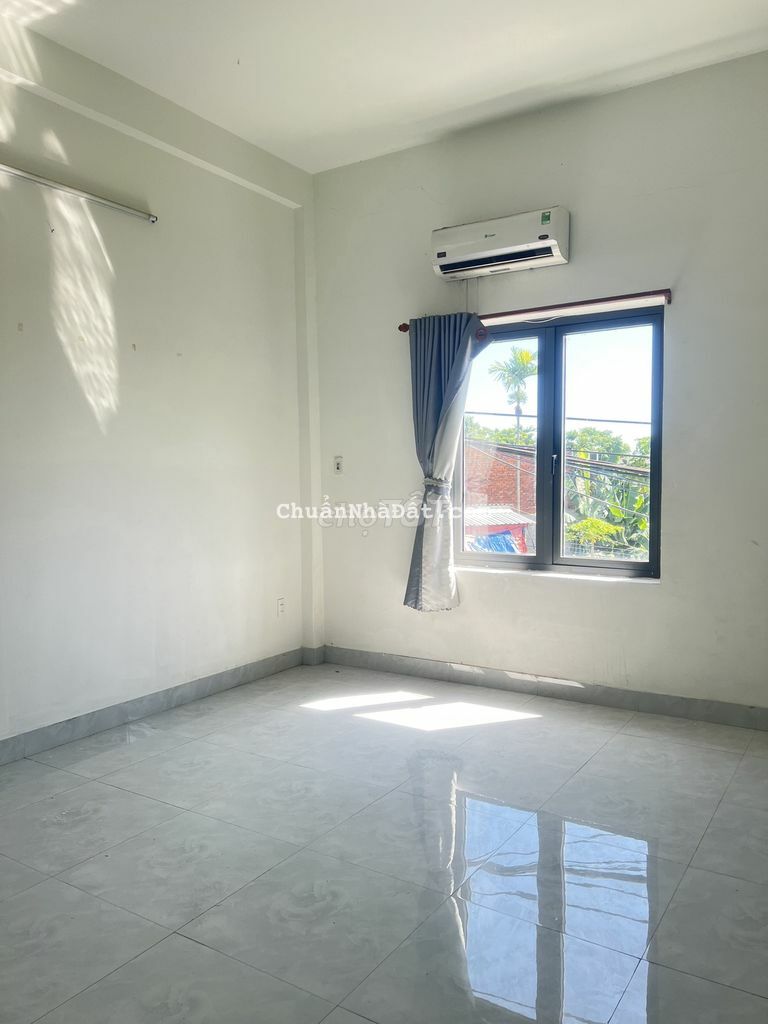 NHÀ 3 TẦNG MT HOÀNG THỊ LOAN- 2 MẶT TIỀN TRƯỚC SAU