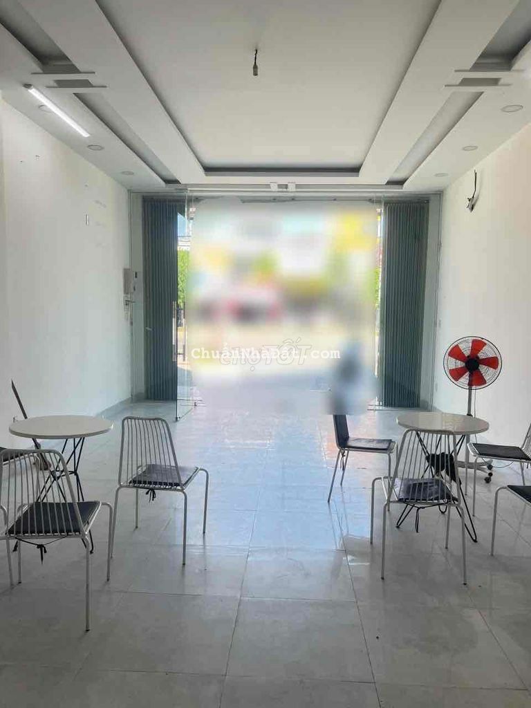 ⭐️CHO THUÊ NHÀ 3 TẦNG MT HOÀNG THỊ LOAN-TRỐNG SUỐT