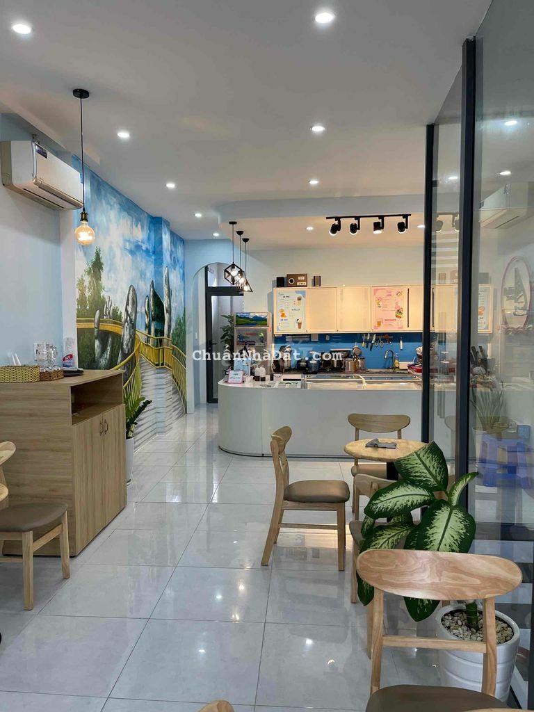 Nhà 2 lầu + sân thượng mặt tiền Mạc Thiên Tích