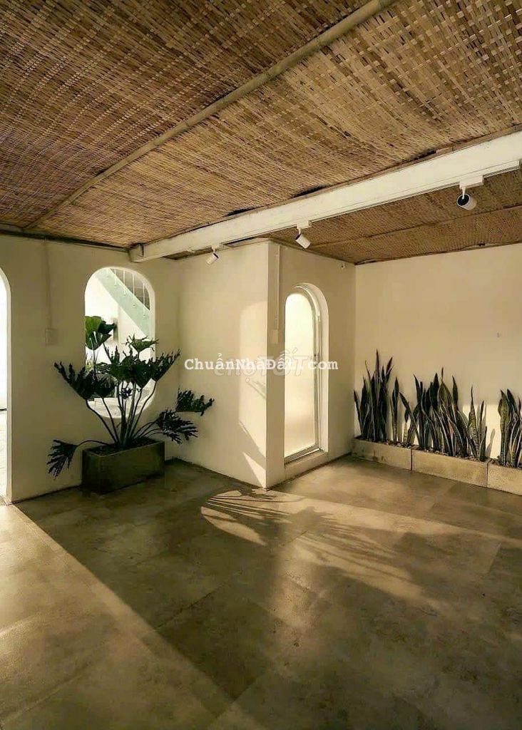 Cho thuê nhà đường Thành Thái, Quận 10, sàn trống suốt, .28 triệu