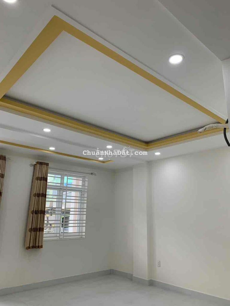 Nhà Nguyên Căn Lạc Long Quân 5,5x17m 3 lầu mới Giá 25tr