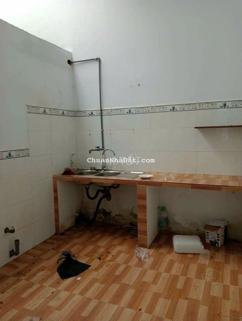 Cho thuê nhà nguyên căn TCH q12 100m giá 6tr 2 phòng sân rộng ngay chợ