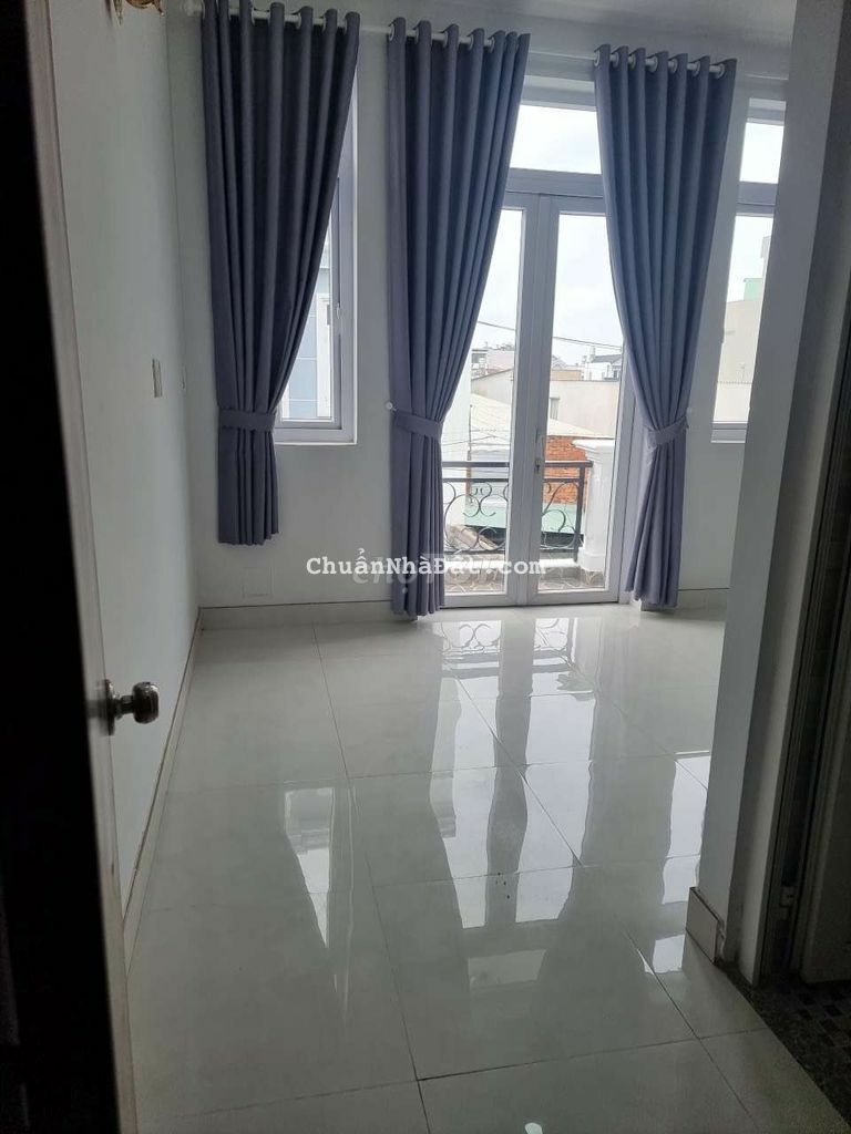 Cho thuê nhà mới tinh đẹp gần ubp tx giá 9tr còn bớt