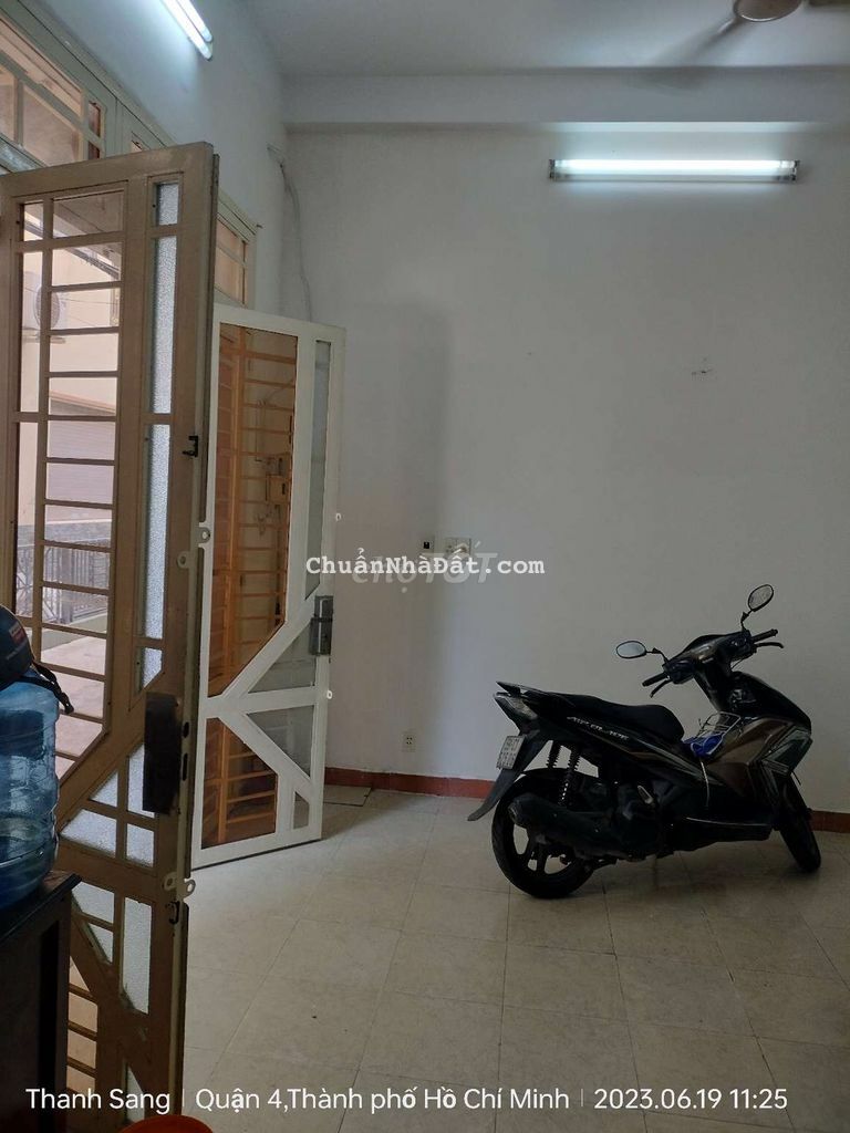 Nhà 1 Trệt 2 Lầu sân thượng 2 Phòng 8x5m hẻm 210 đường Xóm Chiếu