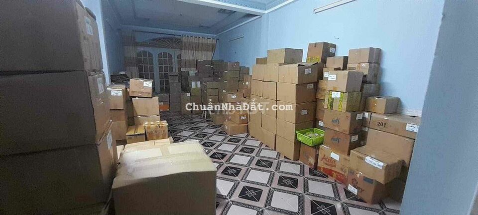 Siêu phẩm trệt 4 lầu có 8PN, 6WC mặt tiền chợ Phú Lâm Q6 giá chỉ 35 tr