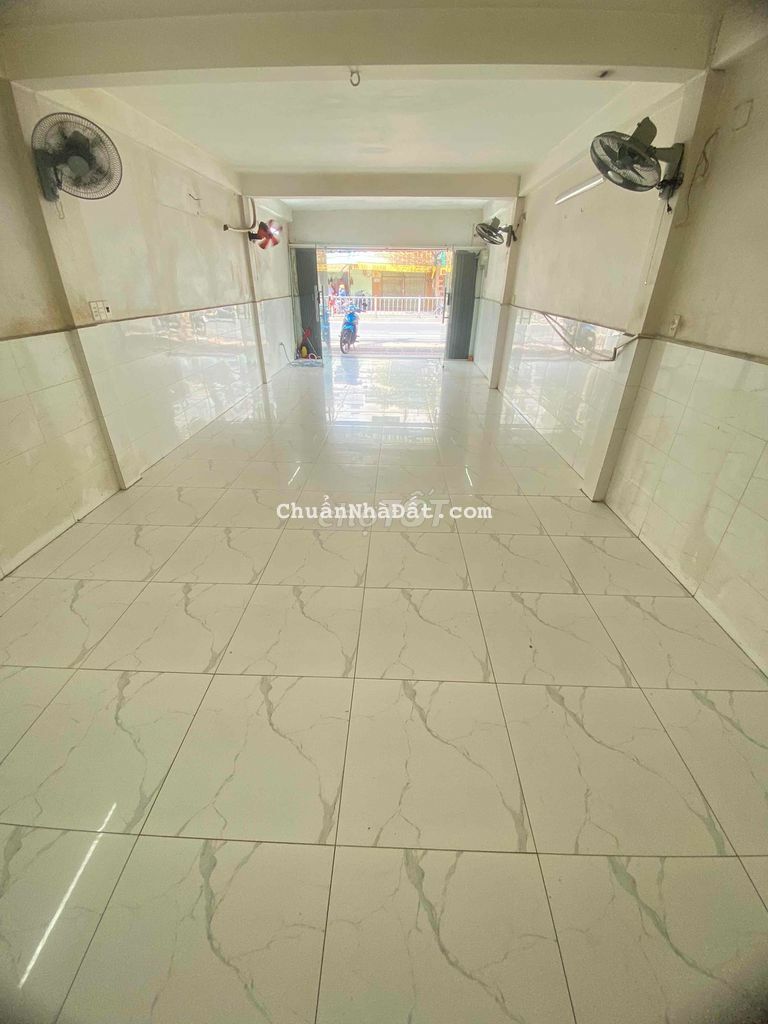 Nhà nguyên căn Mặt Tiền Bà Hom 4x30m hướng nam