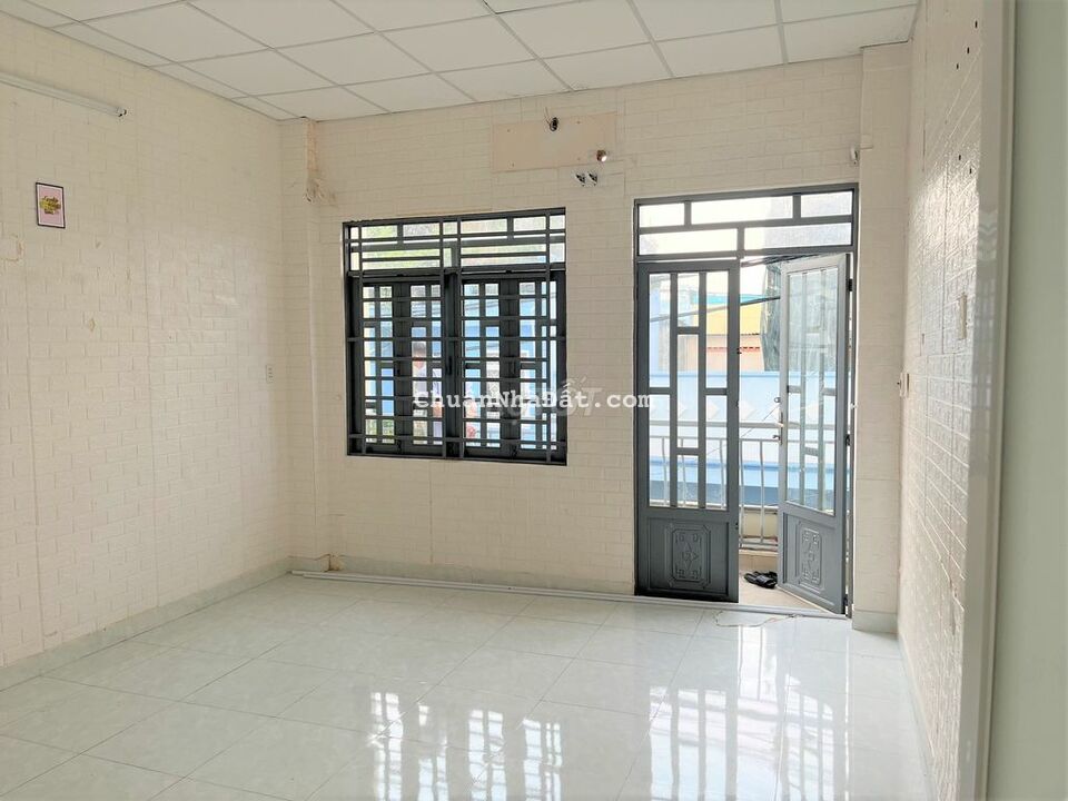 Cho thuê nhà mt đường số 14 m kế Lâm Bền Quận 7