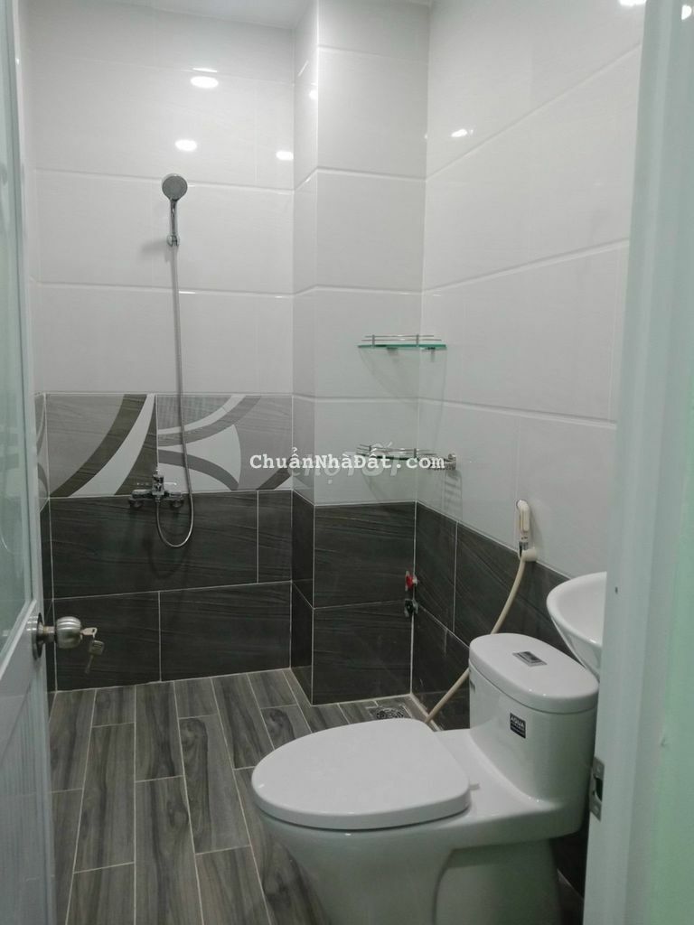 Cho thuê nhà 4x20m mặt tiền đường số Phú Thuận, Q.7