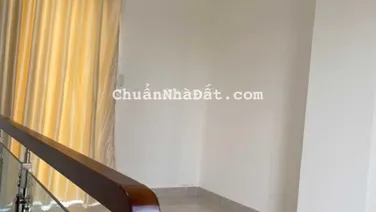Cho thuê nhà nguyên căn 3 tầng 4 phòng ngủ 5wc sân thượng trục chính xe hơi KDC Trường Lưu, giá 8tr
