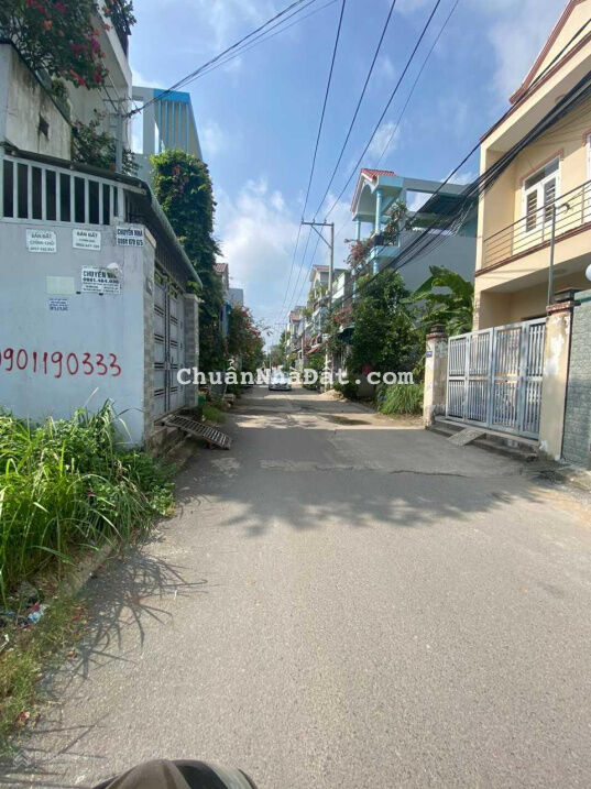 Cho thuê nhà nguyên căn 3 phòng ngủ 3WC sân thượng 1 trệt 2 lầu trục chính kdc Trường Lưu, giá 8tr