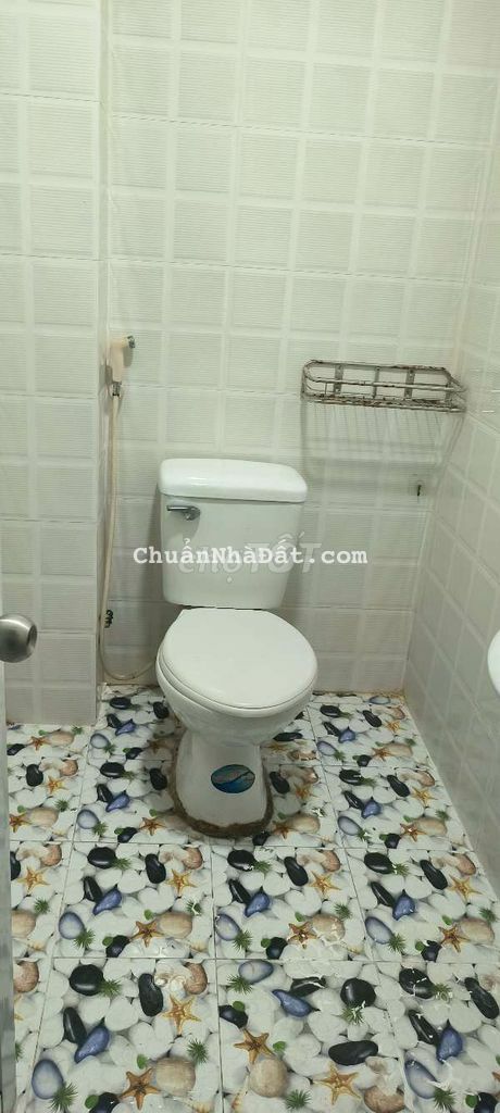 Nhà cho thuê 2 phòng ngay lạc Long Quân giá 7tr