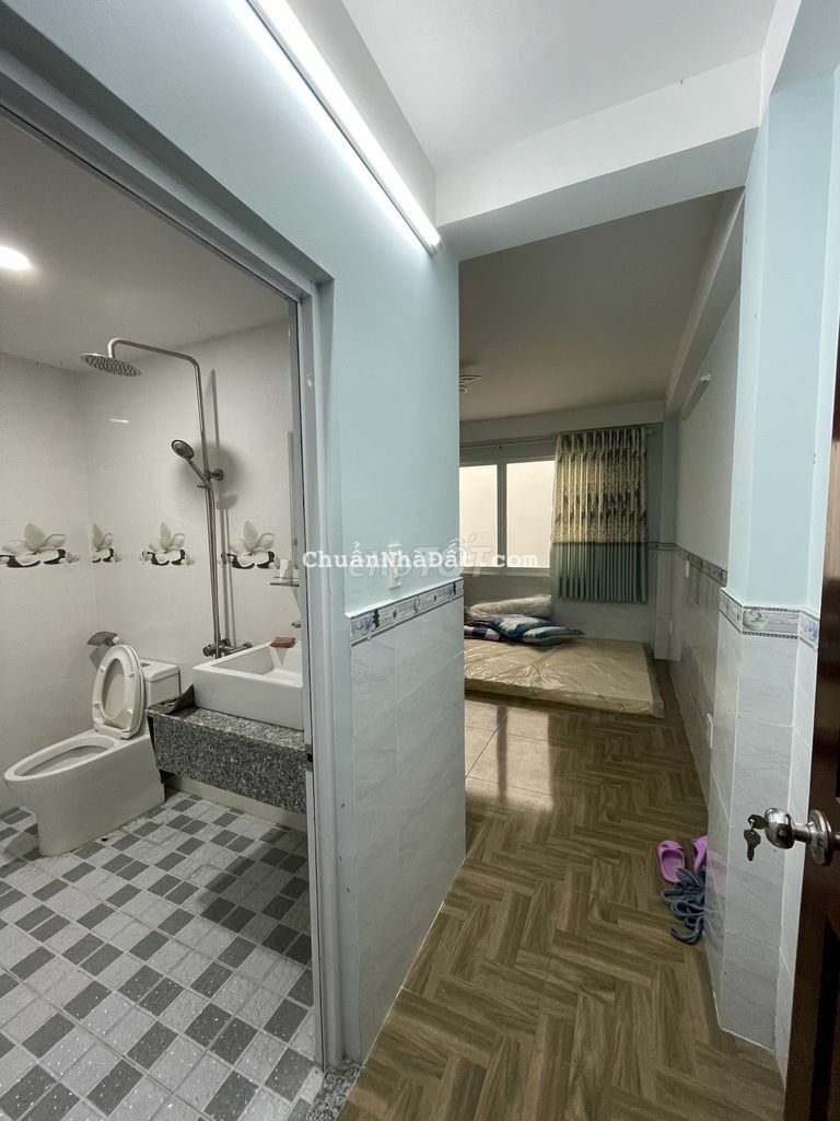 NHÀ ĐẸP 4 TẤM, HẺM 1 SẸC XE TẢI GẦN MẶT TIỀN BẠCH ĐẰNG, KHU SÂN BAY