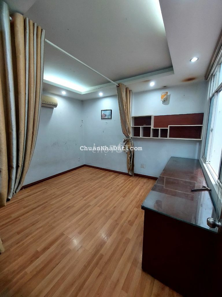 Cho Thuê Nhà Dt 5 x 15m 1 trệt 2 lầu sân thượng 4pn.