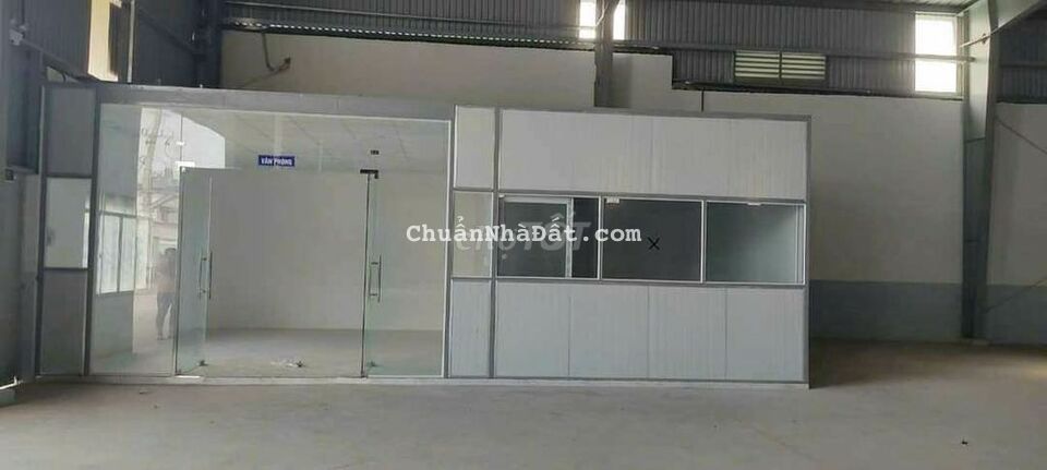 Cho thuê 600m2 xưởng mặt tiền đường Tân Bình _ Dĩ An