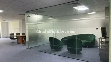 Cho thuê văn phòng VIP ở Hai bà trưng 136m2 thiết kế thông sàn làm trụ sở công ty