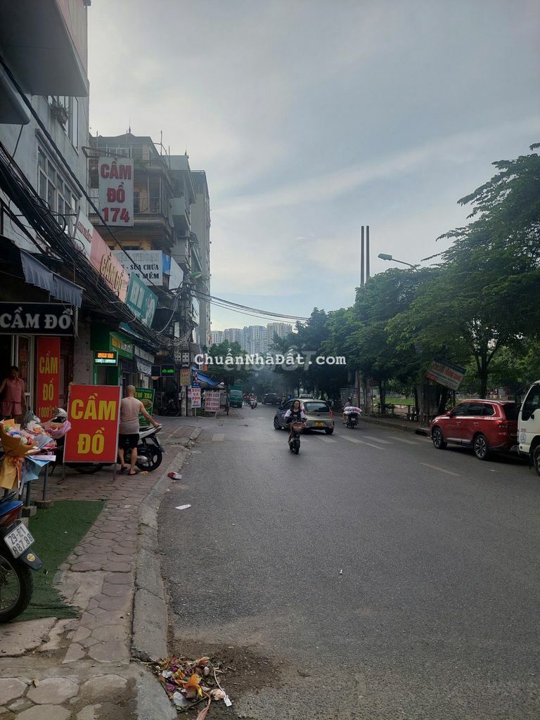 Cho thuê nhà 4 tầng MẶT PHỐ VỊ TRÍ CỰC ĐẸP, KD SIÊU ĐỈNH 22 tr/ th