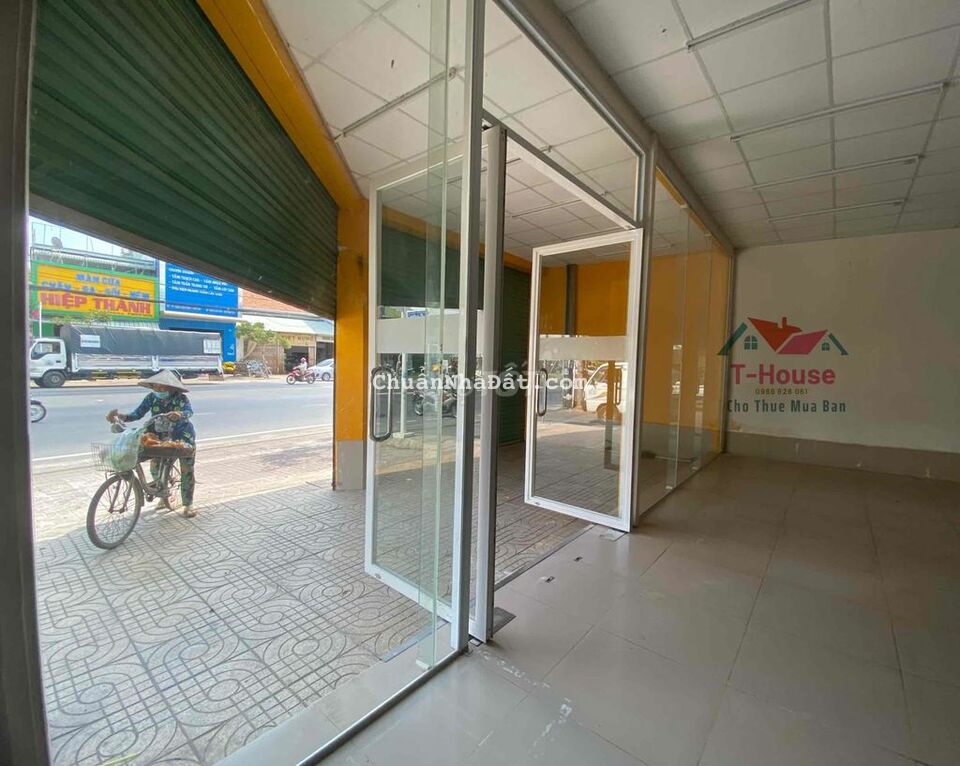 GÓC 2 MẶT TIỀN TRẦN HƯNG ĐẠO TP LONG XUYÊN