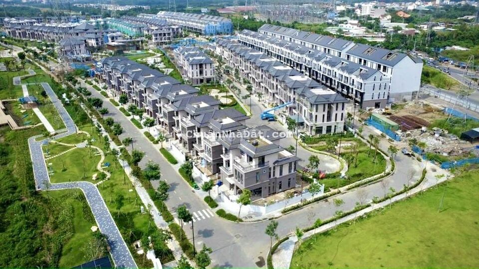 Cho thuê Shophouse Zeitgeist Nhà Bè 7x18m, 3 lầu nhà thô giá rẻ