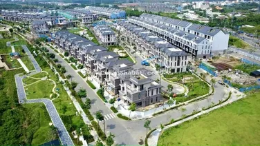 Cho thuê Shophouse Zeitgeist Nhà Bè 7x18m, 3 lầu nhà thô giá rẻ