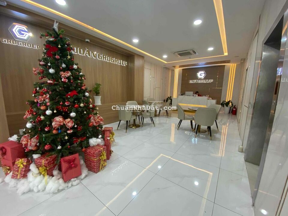 Quận 1. Cho thuê văn phòng với 4 sàn mỗi sàn 120m2. full nội thất.