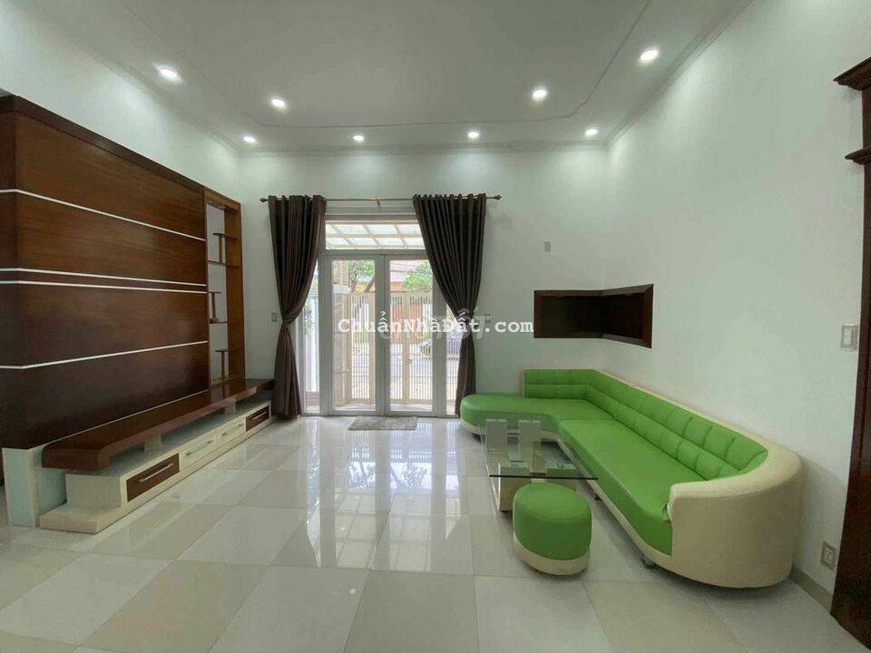 BIỆT THỰ SÂN VƯỜN 200M2 , LÔ GÓC KHU PHẠM VĂN ĐỒNG