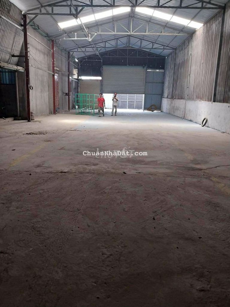 Cho thuê 900m2 Xưởng Bình Chuẩn có nhà ở