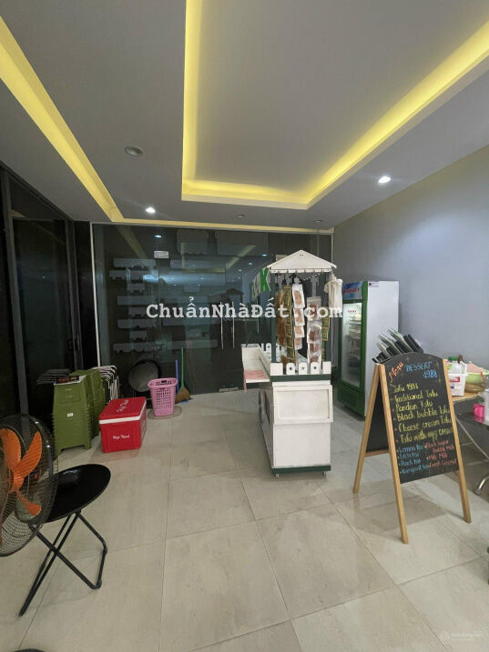 Cho thuê nhà 4 tầng 2 MT trung tâm Hải Châu gần đường Phan Chu Trinh