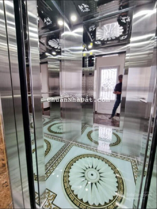 Cho thuê gấp nhà đẹp hiện đại tại KV Đội Cấn DT 70m2x7T thông sàn có thang máy giá chỉ 32 tr/tháng