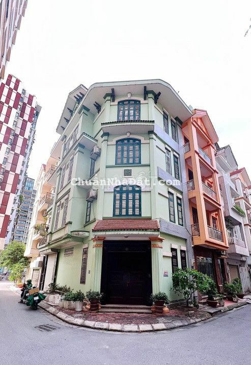 Cho thuê nhà liền kề Trần Kim Xuyến, dt 80 m2 x 4 tầng, lô góc